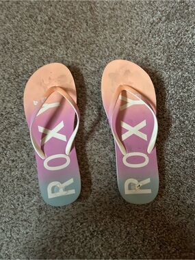 Roxy Women's Gradient Pink Peach Blue Flip Flops